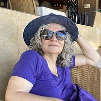 Linda E.