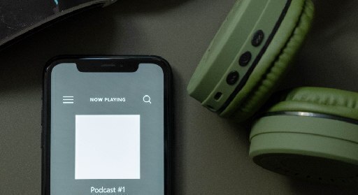 40+  Best Book Review Podcasts of 2024